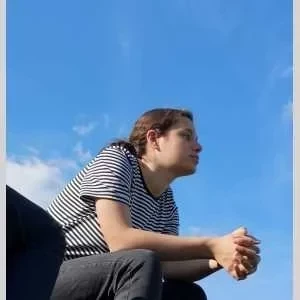 Julie, babysitter à Limours