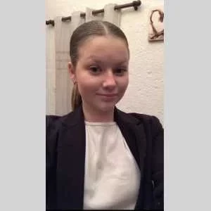 Manon, babysitter à Ingre