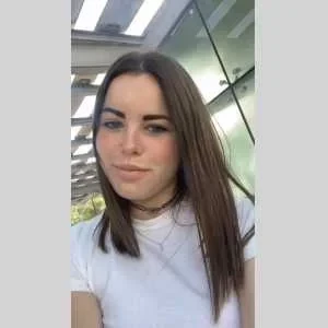 Inès , babysitter à Grasse