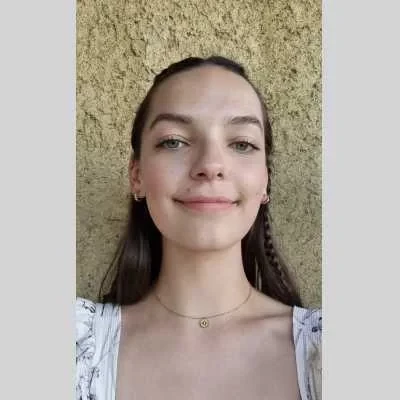 Manon, babysitter à Marzy