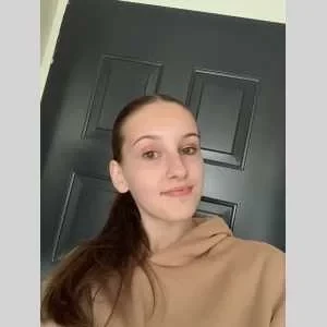 Cassie , babysitter à Beaussais sur Mer