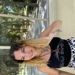 Julie, babysitter à Six Fours les Plages