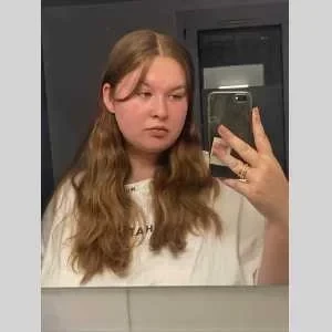 Lola, babysitter à La Rochelle