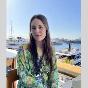 Yuna, babysitter à Tourrettes sur Loup