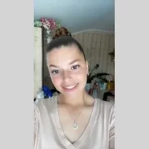 Maëlis , babysitter à Tonnay Charente