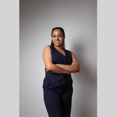 Safiéna, babysitter à Massy