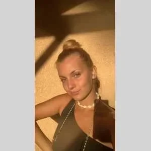 Pauline , babysitter à Loyettes