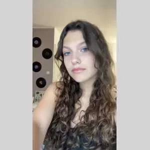 Emma, babysitter à Denting