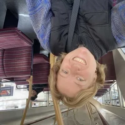 Andrea , babysitter à Bourges