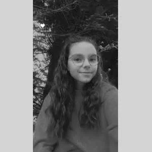 Laura , babysitter à Bauge en Anjou