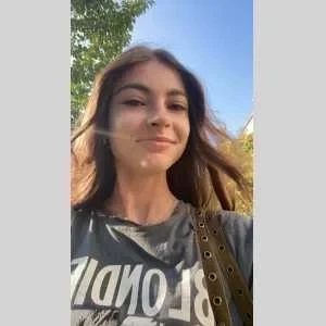 Victoria, babysitter à Saint Etienne