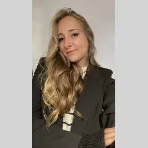 Chloé, babysitter à Porto Vecchio