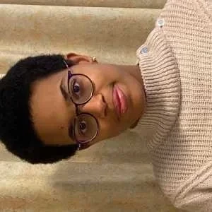 Cassandra, babysitter à Suresnes