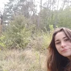 Julie , babysitter à Mansle