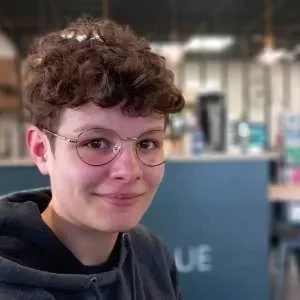 Linoa, babysitter à Alixan