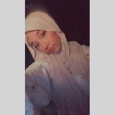 Alya, babysitter à Fresnes