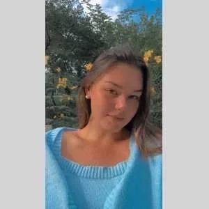 Chloe, babysitter à Vonnas