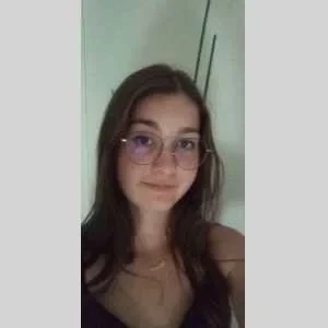 Manon , babysitter à Mutzig