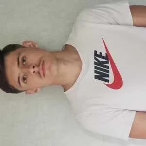 Maxime, babysitter à Cerny