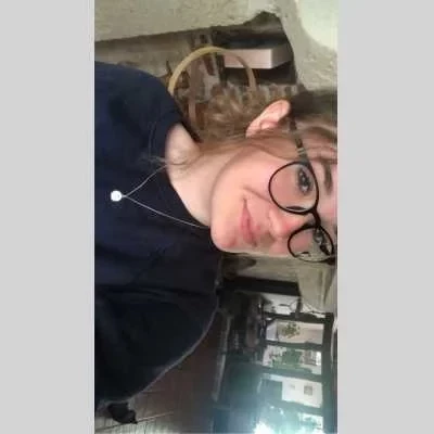 Alix, babysitter à Saint Aubin