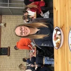 Violette, babysitter à Mesnil Roc h