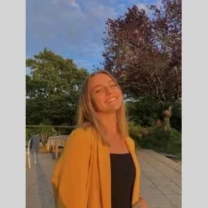 Charline, babysitter à Courtisols