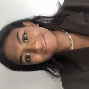 Océane, babysitter à L Hay les Roses