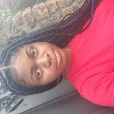 Arnèze, babysitter à Rueil Malmaison