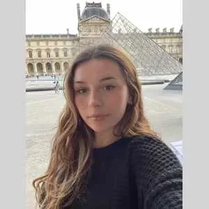 Alexandra , babysitter à Fosses