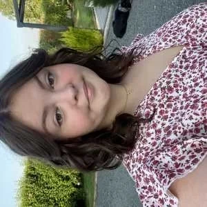 Noémie , babysitter à Le Busseau