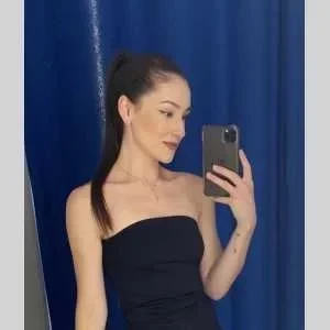 Salomé , babysitter à Saint Laurent du Var