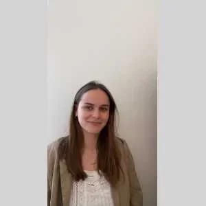 Louise, babysitter à Caen