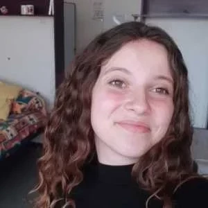 Madeleine , babysitter à Maze Milon