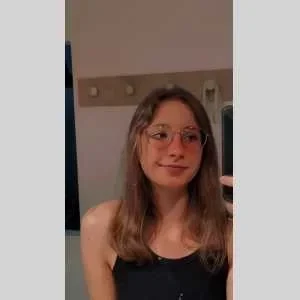 Lilou, babysitter à Cailloux sur Fontaines