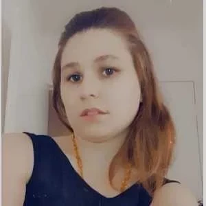 Fanny , babysitter à Champs sur Marne