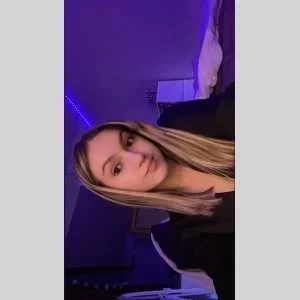 Elena, babysitter à Ombree d Anjou