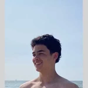 Theo, babysitter à Etampes