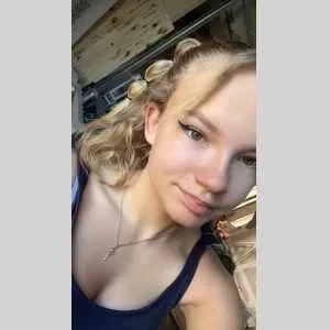 Louna, babysitter à La Tour sur Orb