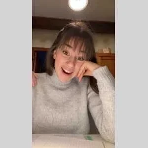 Emeline, babysitter à Saint Symphorien de Thenieres