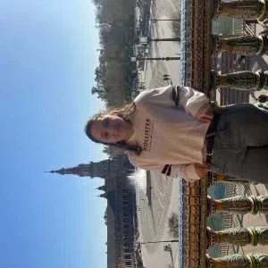 Louna , babysitter à Saint Laurent de la Pree