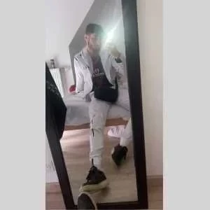 Kevin, babysitter à Vitre