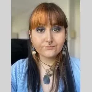 Léane , babysitter à Cluses