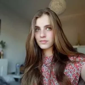 Manon, babysitter à Bellegarde en Forez