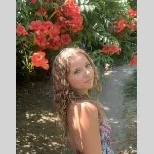 Loréna , babysitter à Port Saint Pere