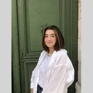 Julie, babysitter à Linars