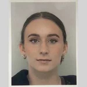 Chloé , babysitter à Grenoble