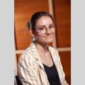 Amélie , babysitter à Paris