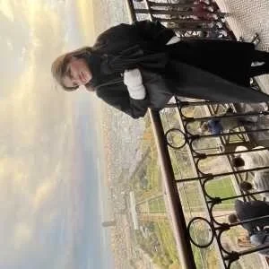 Manon, babysitter à Vanves