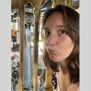 Colombe , babysitter à Nesmy