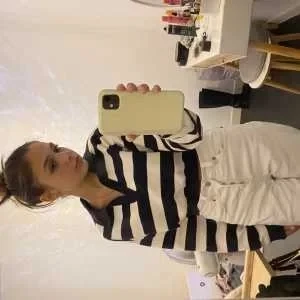 Romane , babysitter à Le Cannet